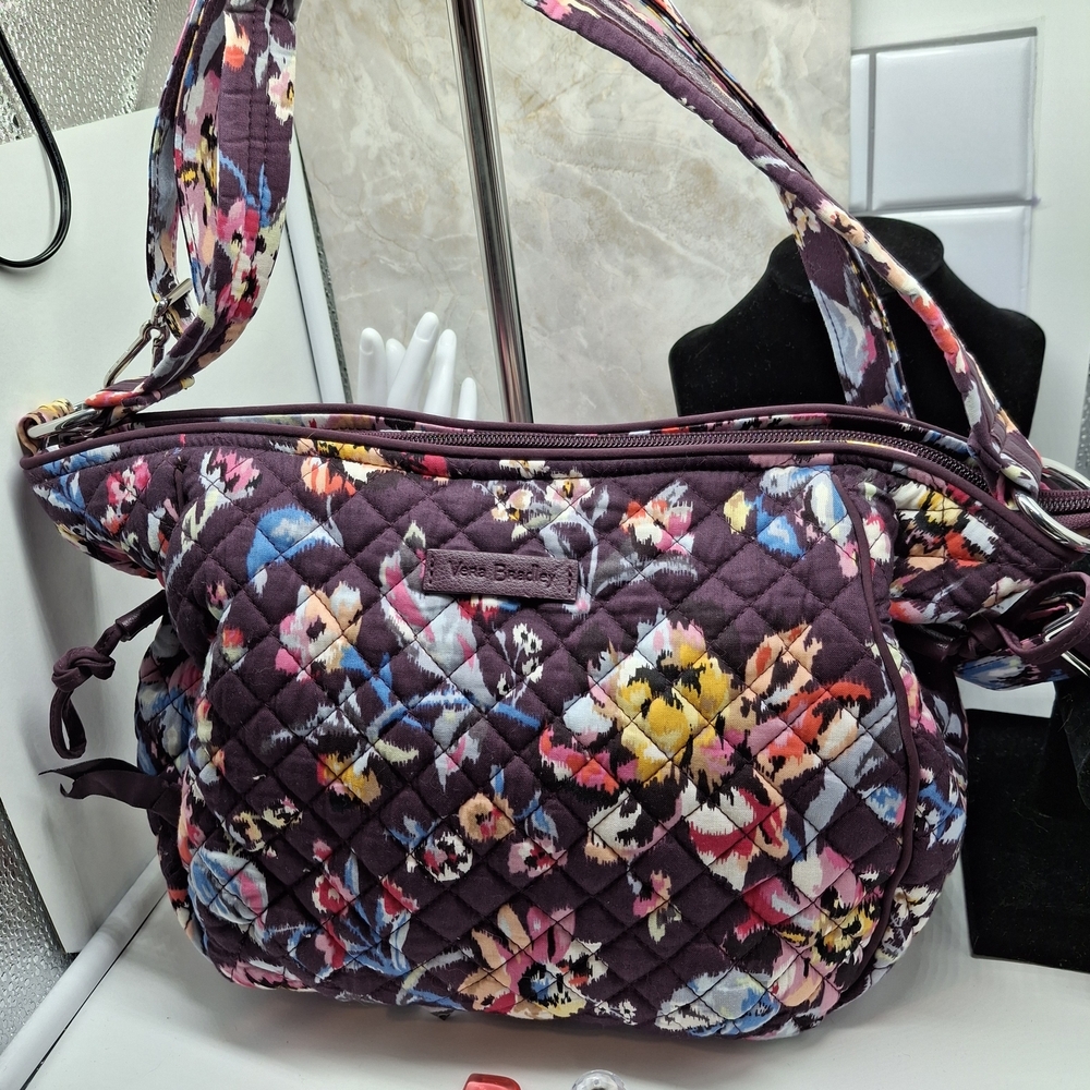 Vera Bradley Med Sized Floral Quilted Bag - Purple Like New